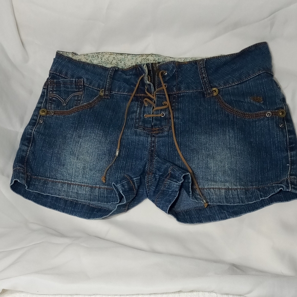 OTB Blue Jean Shorts Sz 9/10 - Picture 4 of 5